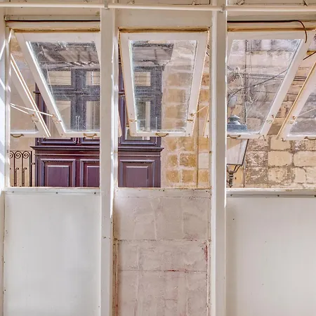 Lovely 4br Maltese With Private Garden & Bbq By 360 Estates