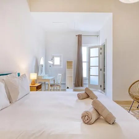 Vakantiehuis Lovely 4br Maltese With Private Garden & Bbq By 360 Estates Cospicua