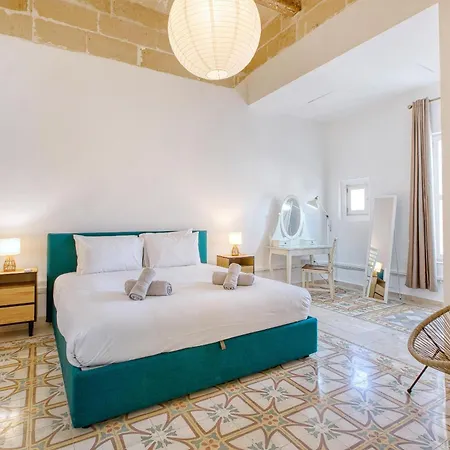 Vakantiehuis Lovely 4br Maltese With Private Garden & Bbq By 360 Estates Cospicua