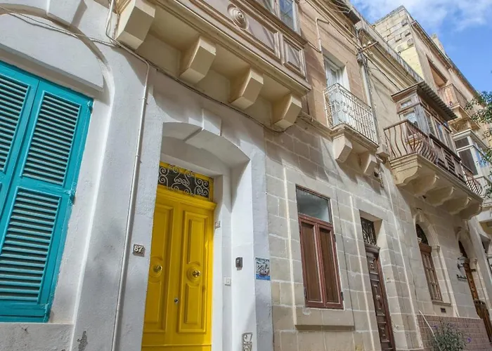 Lovely 4br Maltese With Private Garden & Bbq By 360 Estates