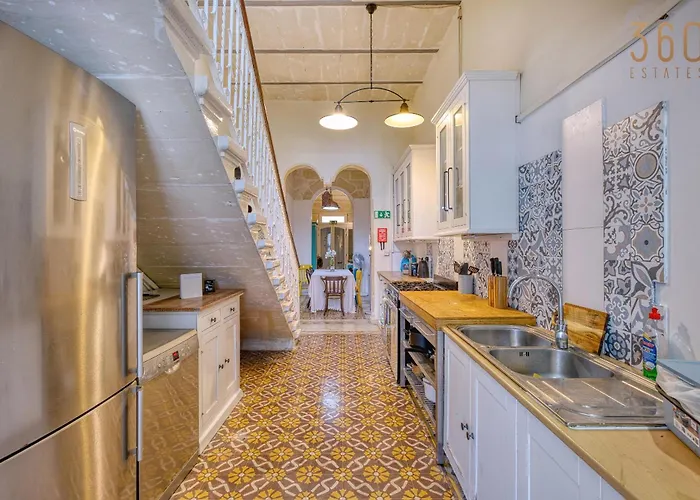 Дом отдыха Lovely 4br Maltese With Private Garden & Bbq By 360 Estates Cospicua