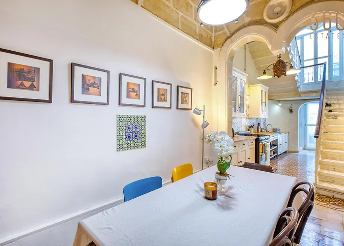 Дом отдыха Lovely 4br Maltese With Private Garden & Bbq By 360 Estates *