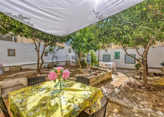 Дом отдыха Lovely 4br Maltese With Private Garden & Bbq By 360 Estates