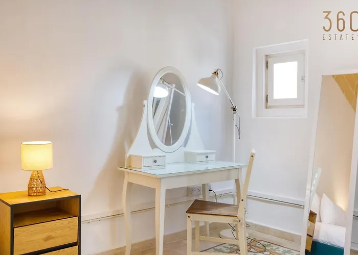 Lovely 4br Maltese With Private Garden & Bbq By 360 Estates Cospicua