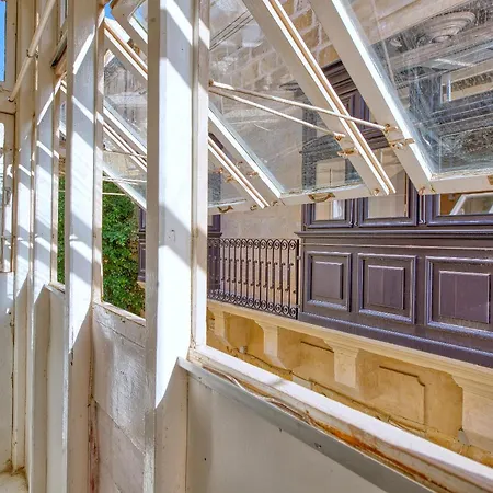 Lovely 4br Maltese With Private Garden & Bbq By 360 Estates Prázdninový dům Cospicua