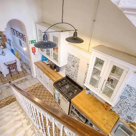 Lovely 4br Maltese With Private Garden & Bbq By 360 Estates