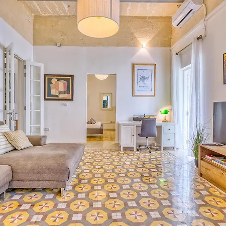 Lovely 4br Maltese With Private Garden & Bbq By 360 Estates Prázdninový dům Cospicua