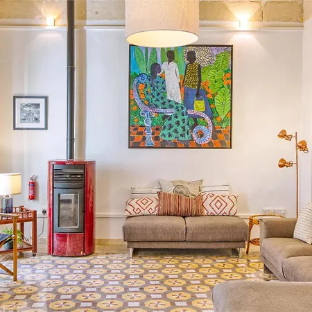 Lovely 4br Maltese With Private Garden & Bbq By 360 Estates