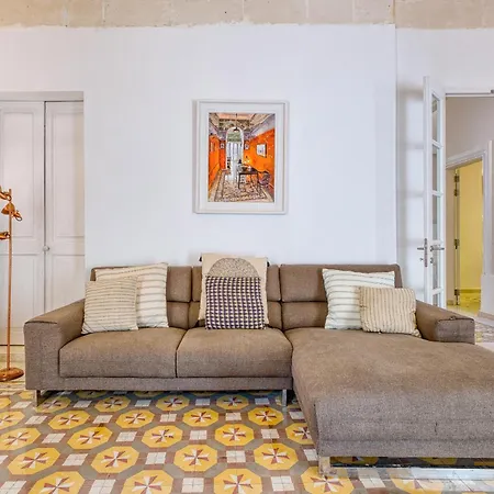 Lovely 4br Maltese With Private Garden & Bbq By 360 Estates *