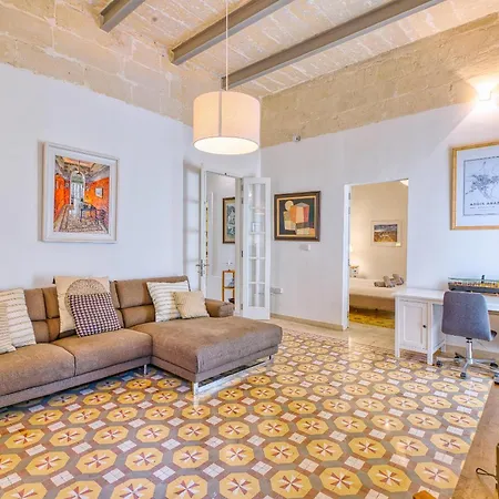 Lovely 4br Maltese With Private Garden & Bbq By 360 Estates