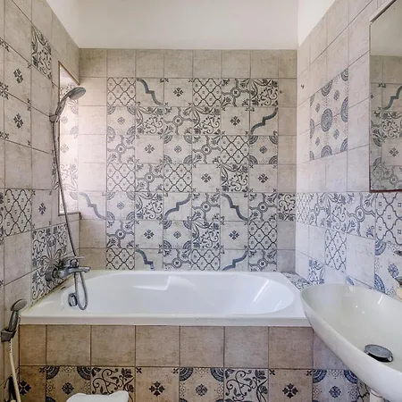 Holiday home Lovely 4br Maltese With Private Garden & Bbq By 360 Estates *