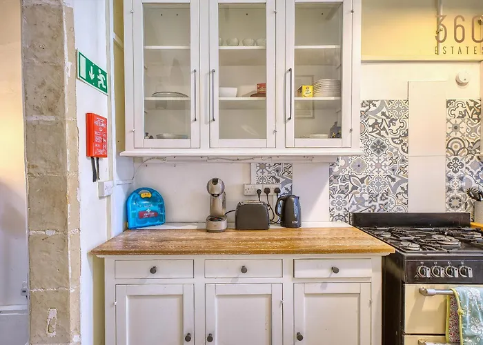 Lovely 4br Maltese With Private Garden & Bbq By 360 Estates *