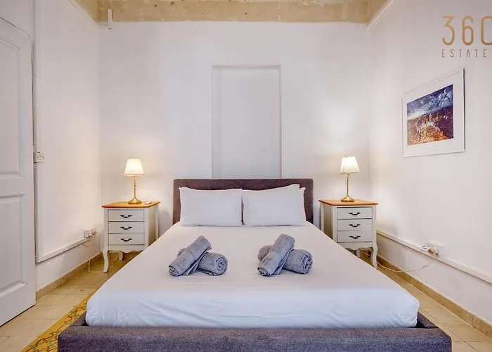 Lovely 4br Maltese With Private Garden & Bbq By 360 Estates