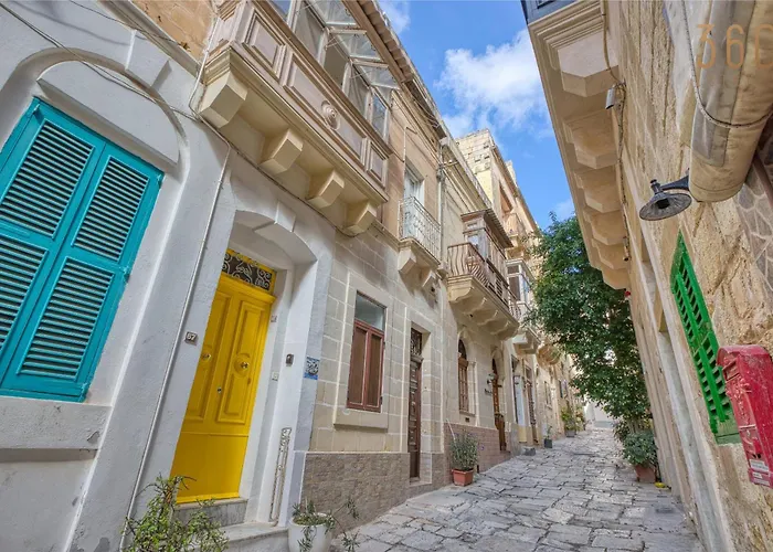 Lovely 4br Maltese With Private Garden & Bbq By 360 Estates