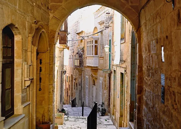 Lovely 4br Maltese With Private Garden & Bbq By 360 Estates *